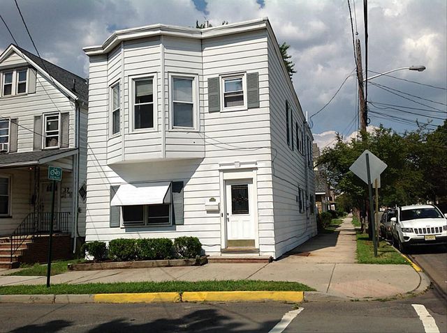 35 WYCKOFF STREET-UNIT 1. 3 SINGLE BEDROOMS, 1 BATHROOM, **Unit 2. 3 Bedrooms (4 Tenants), 1 Bathroom W/D ON SITE - Image 1
